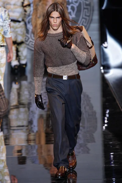 Look 18